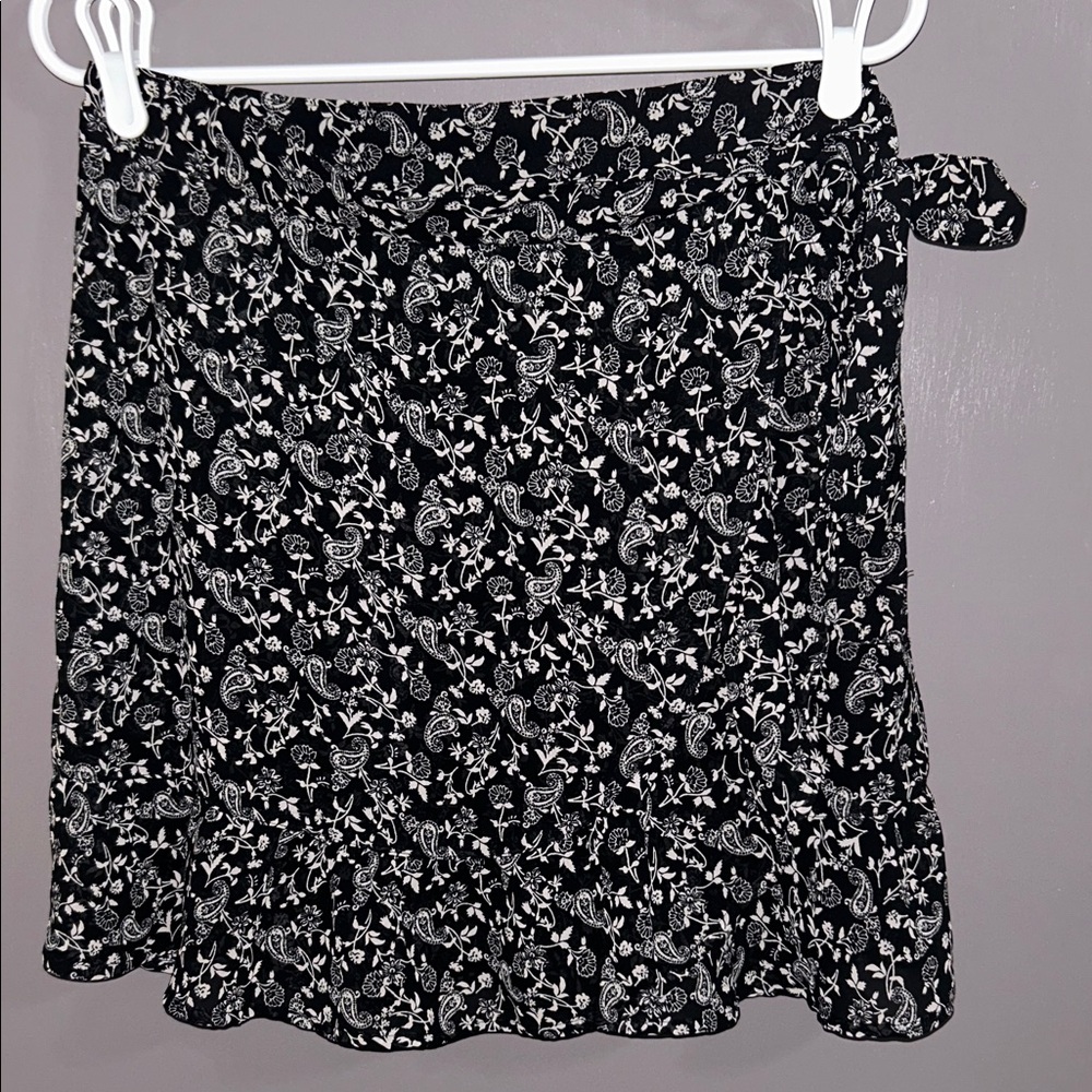 Hollister Black & White Paisley Floral Mini Skirt Large